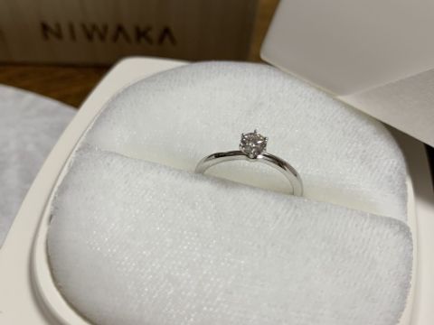 【俄(にわか)の口コミ】 婚約指輪は彼からのサプライズだったので自分では選んでいませんが、決め…
