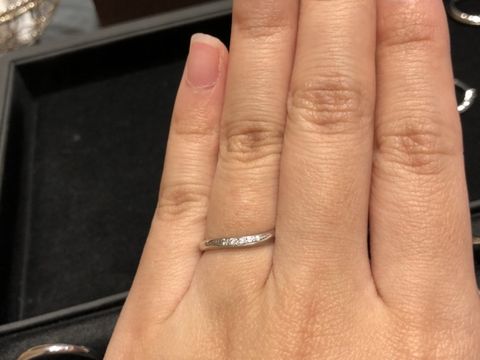 【ケイウノ ブライダル(K.UNO BRIDAL)の口コミ】 見本で出していただいた指輪は細いものから太いものまで様々で、デザイン…