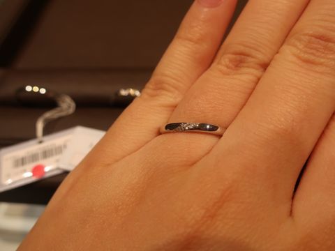 【アイプリモ(I-PRIMO)の口コミ】 180度ダイヤが入っていて、どこから見てもキラキラが見えるのが1番の決め…