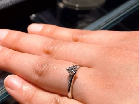 【エクセルコダイヤモンド(EXELCO DIAMOND)の口コミ】 エクセルコではメレ付のデザインが可愛かったのでそちらをメインに探して…