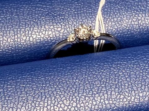 【銀座ダイヤモンドシライシの口コミ】 一般的にあるデザインは揃っているので何軒も回らなくてもほぼ見られます…