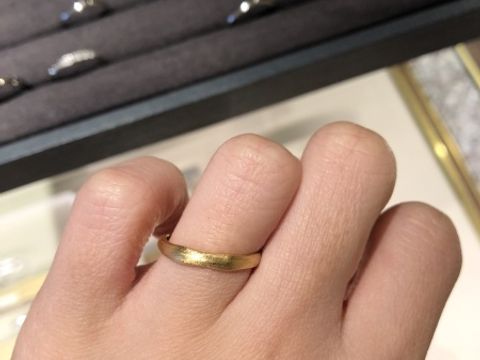 【ete(エテ)の口コミ】 デザインはポンデリングのようなモコモコとした珍しい形です。イエローゴ…