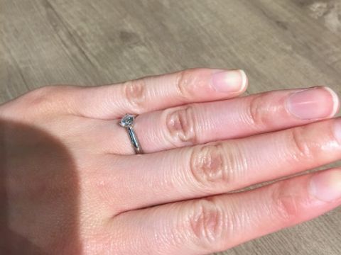 【宝寿堂(ほうじゅどう)の口コミ】 他店も複数箇所見て回ったが、希望のダイヤモンドの大きさ、品質、デザイ…