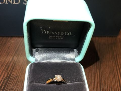 【ティファニー(Tiffany & Co.)の口コミ】 一粒のダイヤモンドの存在感があります。またそのダイヤモンドがリングか…