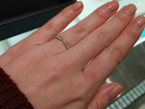 【ティファニー(Tiffany & Co.)の口コミ】 ネットで見て試着したいなと思っていたリングです。
ハーフエタニティなの…
