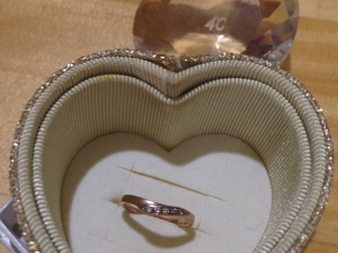 【4℃ BRIDAL(ヨンドシーブライダル)の口コミ】 もともと好きなアクセサリーブランドだった事と、仕事柄あまり目立つ指輪…
