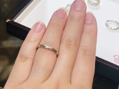 【杢目金屋(もくめがねや)の口コミ】 デザインはサンプルですが、フルオーダーで好きなデザインにできます。木…