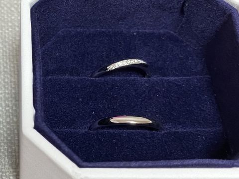 【4℃ BRIDAL(ヨンドシーブライダル)の口コミ】 関節が太く、根元が細い私の指にはウエーブ型の方指の間の水掻きにフィッ…