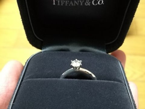 【ティファニー(Tiffany & Co.)の口コミ】 ティファニーの指輪で、シンプルかつ王道なデザインだったから。また、価…