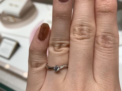 【アイプリモ(I-PRIMO)の口コミ】 ウェーブタイプ、縁にもダイヤが付いたもの、リングの縁が太くないものを…