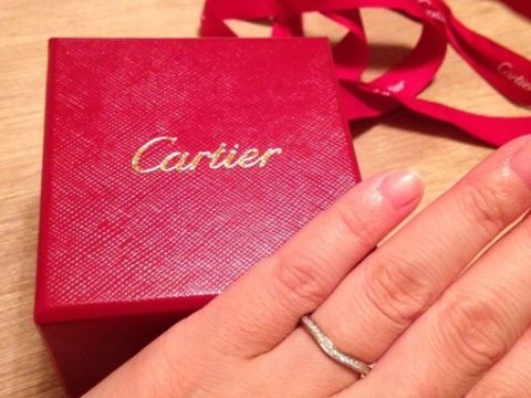 【カルティエ(Cartier)の口コミ】 この指輪はくねりが特徴なのです。少しくねりがあるので細めな指輪ですが…