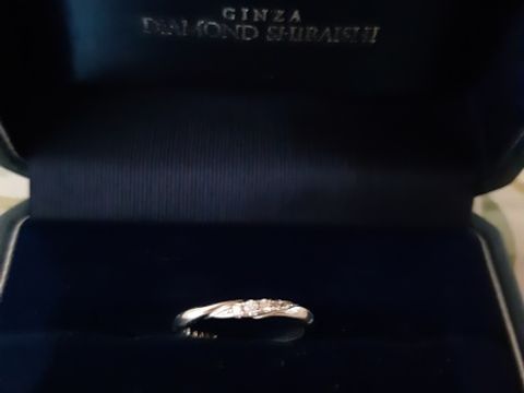 【銀座ダイヤモンドシライシの口コミ】 シンプルだけど、華やかさもあり、素敵な指輪です。普段使いにぴったりで…