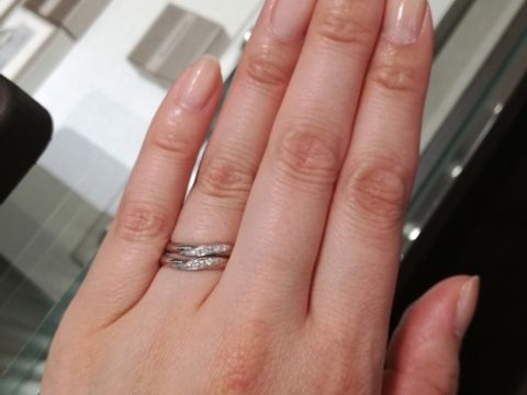 【アイプリモ(I-PRIMO)の口コミ】 ウェーブのかたちなのでとても手になじみます。つけ心地もぴったりとフィ…