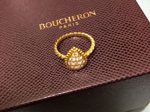 【ブシュロン(BOUCHERON)の口コミ】 婚約指輪でゴールドのものが欲しかったので、ゴールドということがまずひ…