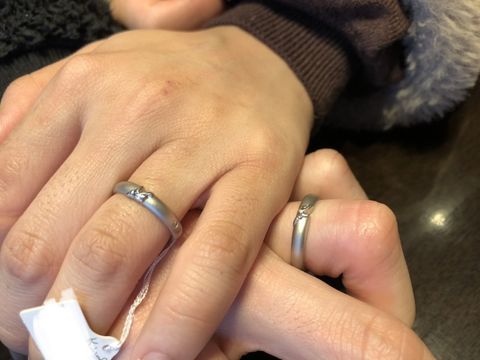 【ケイウノ ブライダル(K.UNO BRIDAL)の口コミ】 ディズニーキャラクターの指輪。指輪を重ねるとキャラクターの手がハート…