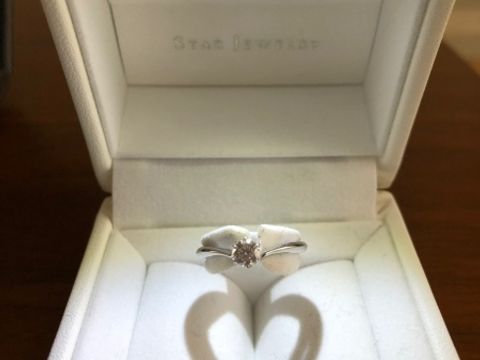 【STAR JEWELRY(スタージュエリー)の口コミ】 小さくて子供のような手なので、手指がすらりと見えるものを希望しました…