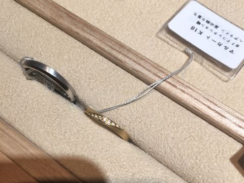 【ith(イズ)の口コミ】 女性用の指輪はマルカートというデザインで、細身でウェーブのかかったラ…