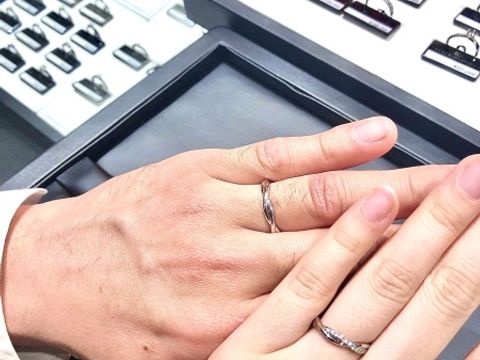 【ラザール ダイヤモンド(LAZARE DIAMOND)の口コミ】 このスイートアイヴィのような形は他のメーカーでは鋳造製法で、丈夫さに…