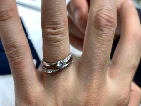 【4℃ BRIDAL(ヨンドシーブライダル)の口コミ】 セットで付けたかったのでいろいろな指輪を出してもらい着用させてもらい…