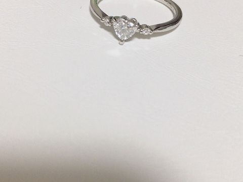 【snow(スノウ)の口コミ】 私は可愛いものが好きなのでハートの形をしたこちらの婚約指輪に一目惚れ…