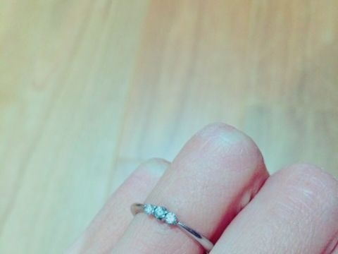 【銀座ダイヤモンドシライシの口コミ】 初めはダイヤ入りの結婚指輪は考えていなかったんですが、
やはり店頭で見…