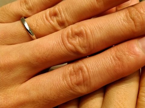 【4℃ BRIDAL(ヨンドシーブライダル)の口コミ】 ピュアプラチナ(プラチナ999)でプラチナの純度がとても高いですが、特別な…