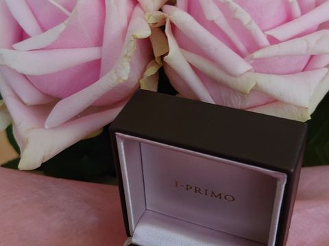 【アイプリモ(I-PRIMO)の口コミ】 デザインは一目惚れでした
両親の条件は
・ダイヤモンドの証明書ある
・4c…