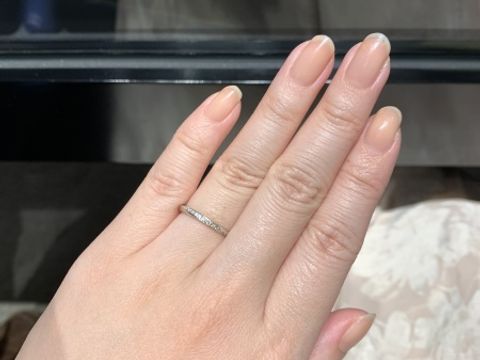 【銀座ダイヤモンドシライシの口コミ】 ストレートかウェーブが悩んでいましたが、実際に試着をさせていただいて…