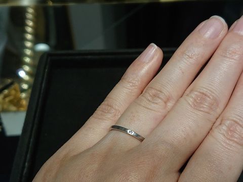 【AHKAH(アーカー)の口コミ】 シンプルだけど他店にはない、アーカーらしいデザインだとおもいます。女…