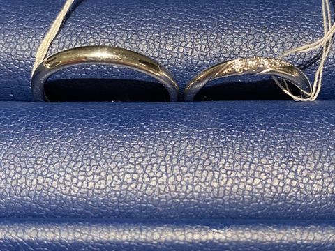 【銀座ダイヤモンドシライシの口コミ】 中央にダイヤがたっぷり詰まっていて、かなり煌びやかです。
シンプルなデ…