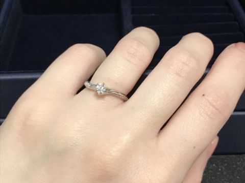 【銀座ダイヤモンドシライシの口コミ】 もともと予算内で気にいるものをと探しており、他に見た卸屋さんなどでほ…