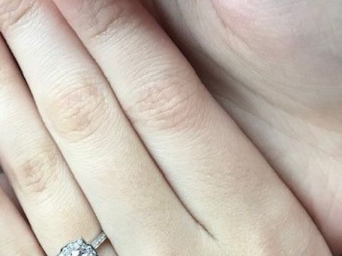 【ハリー・ウィンストン(Harry Winston)の口コミ】 こちらの指輪の決め手はなんと言っても「デザイン」です。薬指にはめた瞬…