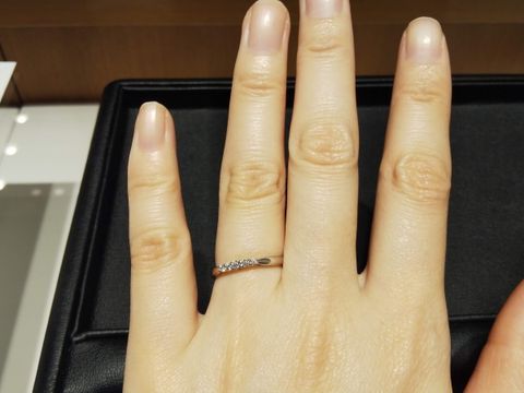 【エクセルコダイヤモンド(EXELCO DIAMOND)の口コミ】 いくつかのお店に行きましたが、太いものよりは細いものが自分の好みだと…