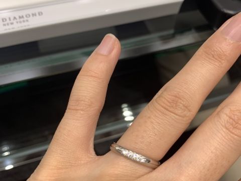 【ラザール ダイヤモンド(LAZARE DIAMOND)の口コミ】 指輪のデザインが他のブランドにはない特徴的なものであること、ダイヤモ…