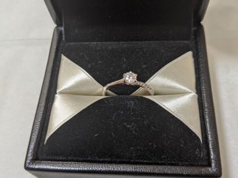 【エクセルコダイヤモンド(EXELCO DIAMOND)の口コミ】 主人がサプライズプロポーズとして私の誕生日祝いに合わせて用意してくれ…