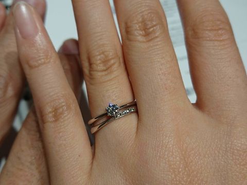 【銀座ダイヤモンドシライシの口コミ】 どの指輪も着け心地がとても良かったです。独自のライン出しで着け心地に…