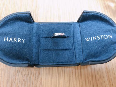 【ハリー・ウィンストン(Harry Winston)の口コミ】 彼女がハリーウィンストンのハーフエタニティーを購入したため、それに合…