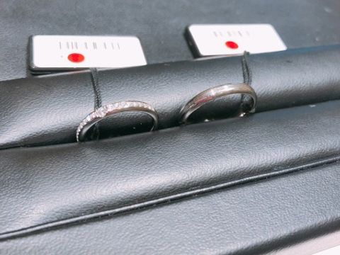 【アイプリモ(I-PRIMO)の口コミ】 長い間身につけても飽きがこない、王道なデザインです。女性用の指輪も華…