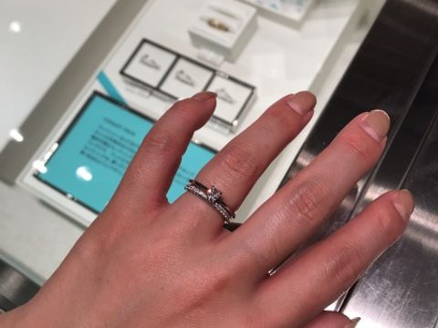 【ティファニー(Tiffany & Co.)の口コミ】 ハーフエタニティで探していました！ティファニーのものはレール以外にも…