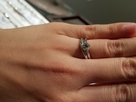 【アイプリモ(I-PRIMO)の口コミ】 デザインは一般的なものが多い印象です。どの指輪を選んでも外れはないと…