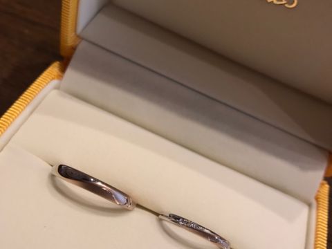 【ケイウノ ブライダル(K.UNO BRIDAL)の口コミ】 デザインは既製品をセミオーダーしてもらいました。ダイヤモンドのランク…