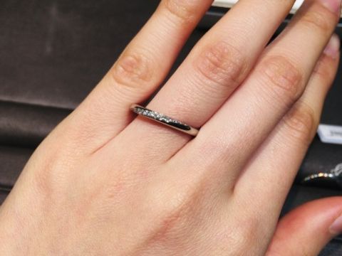 【アイプリモ(I-PRIMO)の口コミ】 ダイヤモンドが素敵なのはもちろんですが、滑らかなリング、エッジがきい…