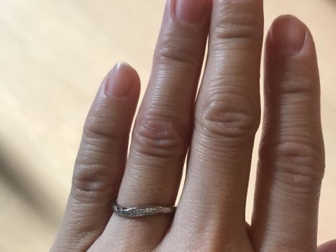 【銀座ダイヤモンドシライシの口コミ】 指輪の太さ、厚み、デザインが自分の手に合っていることでした(^^)
他デザ…