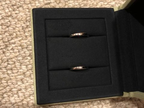 【ヴァン クリーフ＆アーペル(Van Cleef & Arpels)の口コミ】 シンプルなリングを探していました。長くつけられるものがいいので、素材…