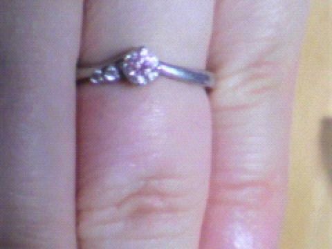 【4℃ BRIDAL(ヨンドシーブライダル)の口コミ】 主人が以前、たまに行っていた天満屋で、指輪を気にかけていた時、店員さ…