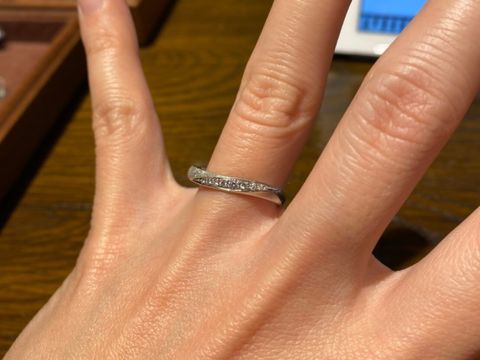 【TANZO.(鍛造指輪)の口コミ】 ラインが2本、スターダストとダイヤでウェーブがかかったデザインです。キ…