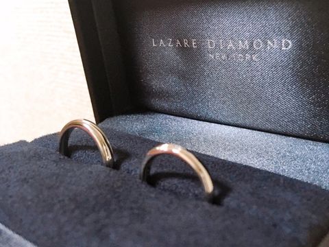 【ラザール ダイヤモンド(LAZARE DIAMOND)の口コミ】 はじめはゆるくカーブしているようなのがいいかなと思っていましたが、ま…