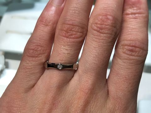 【ブルガリ(BVLGARI)の口コミ】 リング名を日本語訳すると無限大という意味だそうです。
寄り添う夫婦をイ…