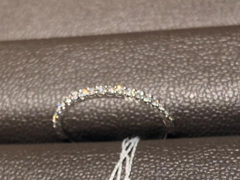 【アイプリモ(I-PRIMO)の口コミ】 指輪のデザインはシンプルでありながらも女の子が好きなかわいらしいデザ…