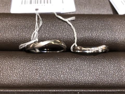 【アイプリモ(I-PRIMO)の口コミ】 星座をイメージしたデザインでところもすきです。
彼はマット加工されてい…